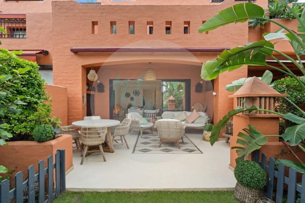 Townhouse in Golden Mile