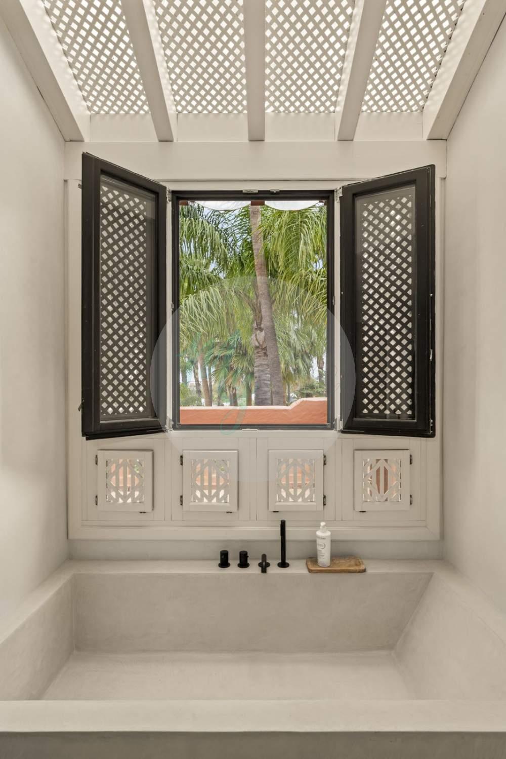 Townhouse in Golden Mile