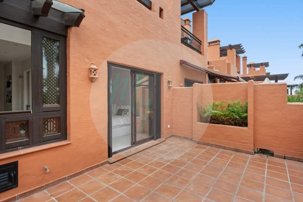 Townhouse in Golden Mile