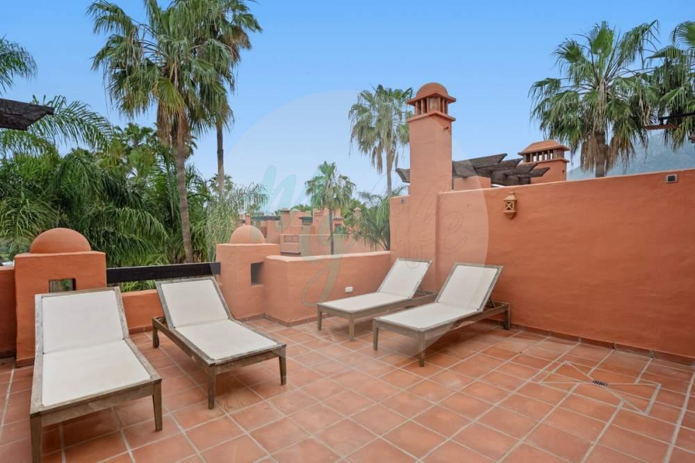 Townhouse in Golden Mile