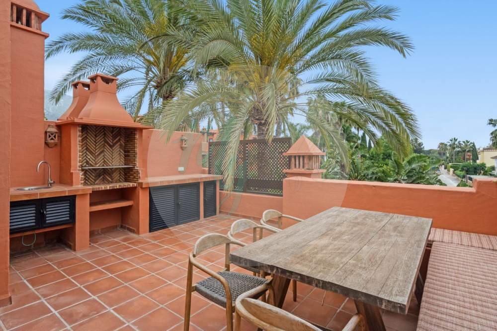 Townhouse in Golden Mile