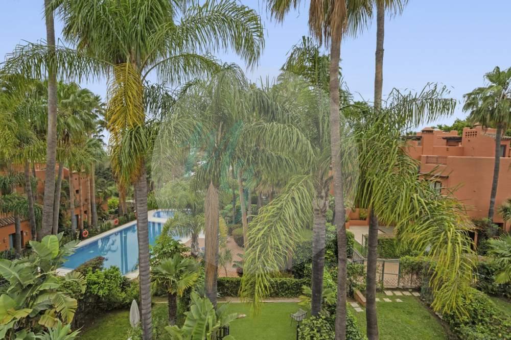 Townhouse in Golden Mile