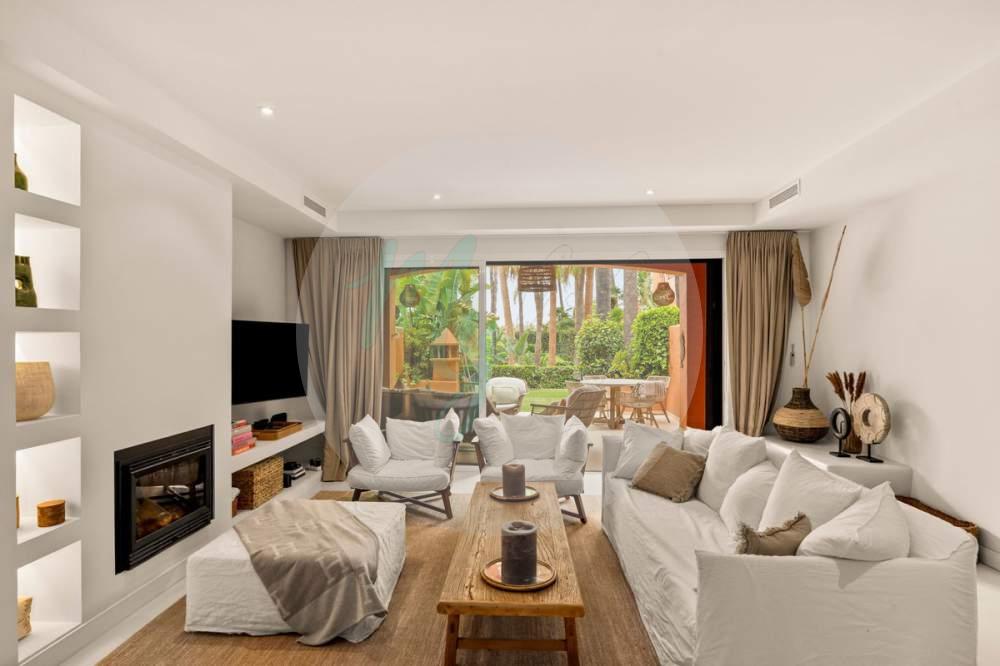 Townhouse in Golden Mile