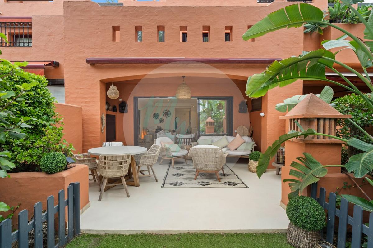 Townhouse in Golden Mile
