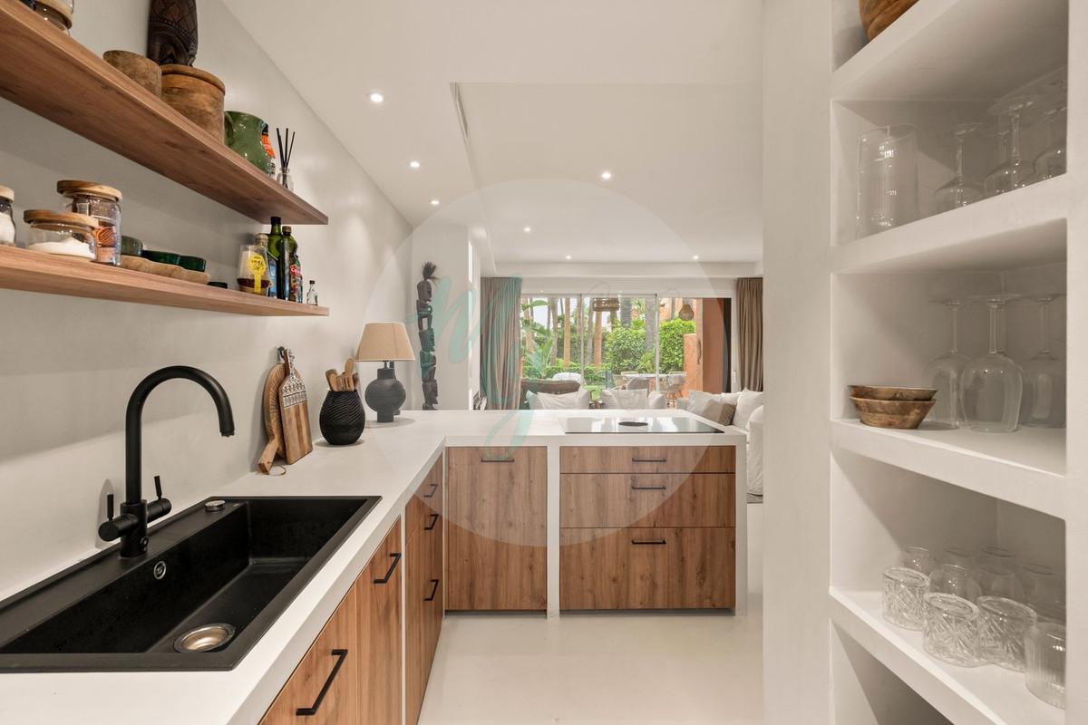 Townhouse in Golden Mile