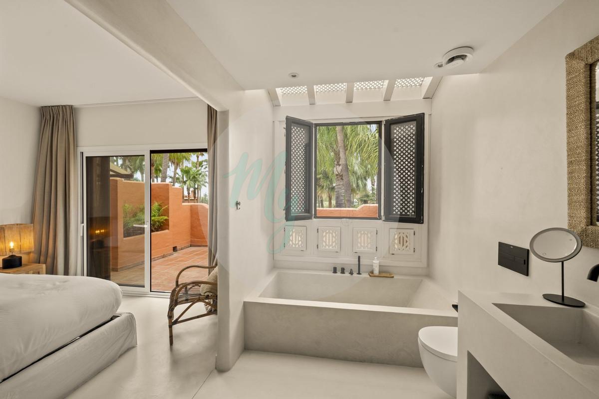 Townhouse in Golden Mile
