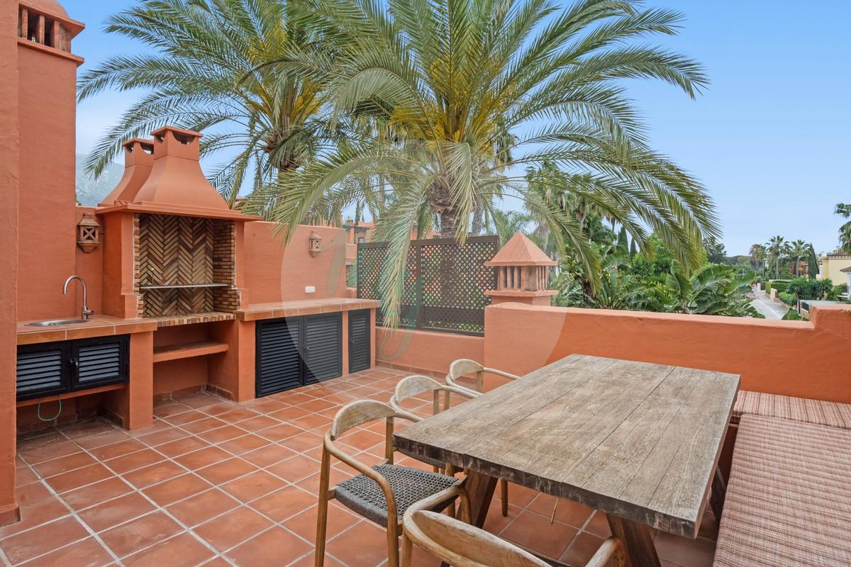 Townhouse in Golden Mile