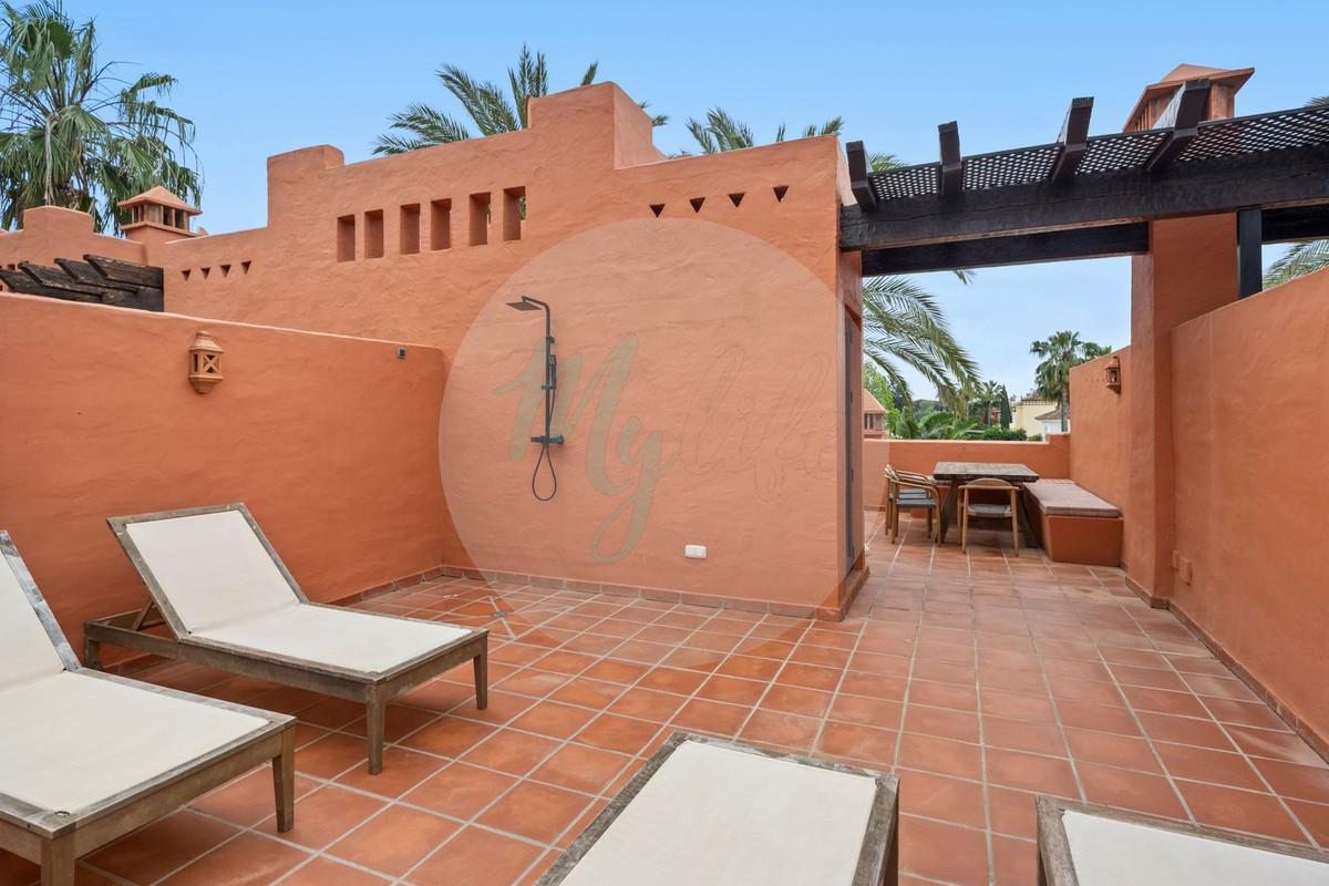 Townhouse in Golden Mile