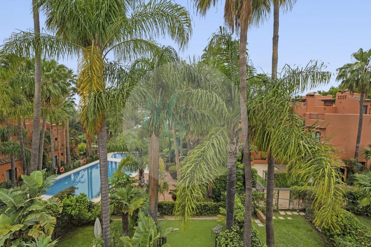 Townhouse in Golden Mile