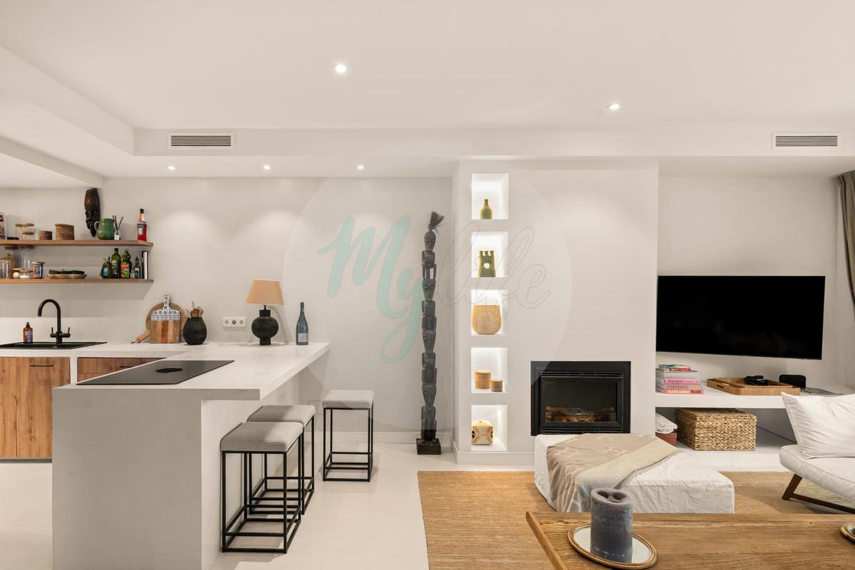 Townhouse in Golden Mile