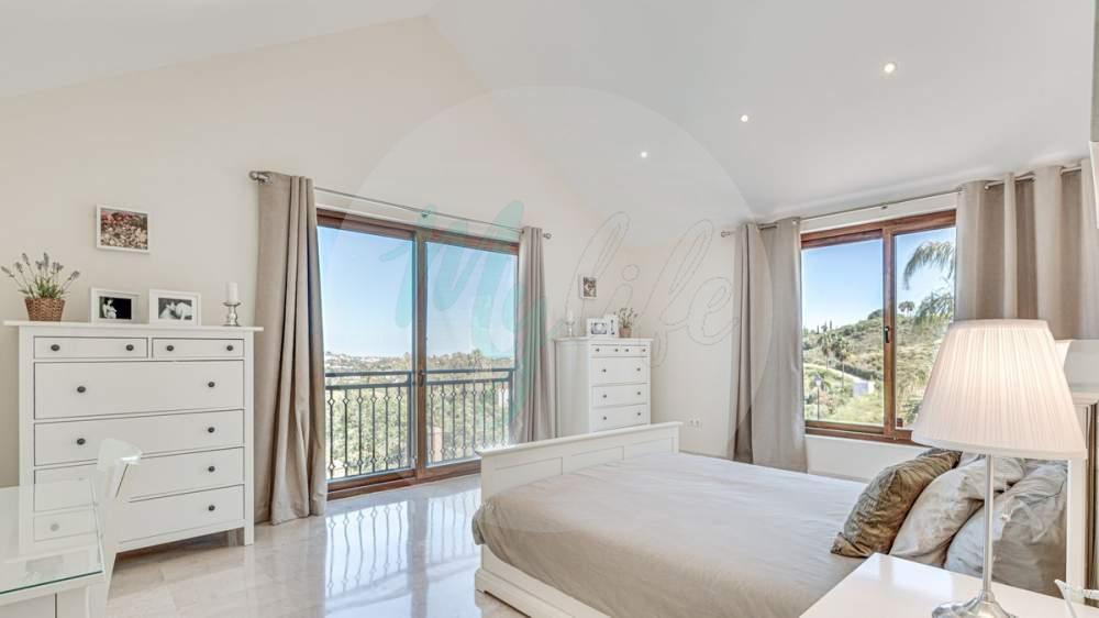 Wholesale & Distribution in La Cala Golf