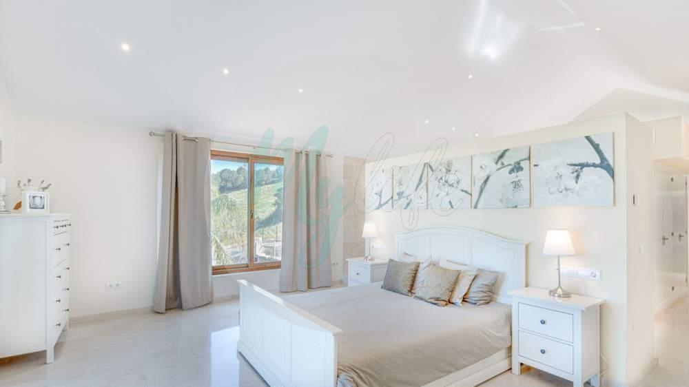 Wholesale & Distribution in La Cala Golf
