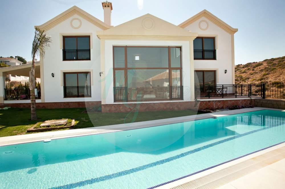 Wholesale & Distribution in La Cala Golf
