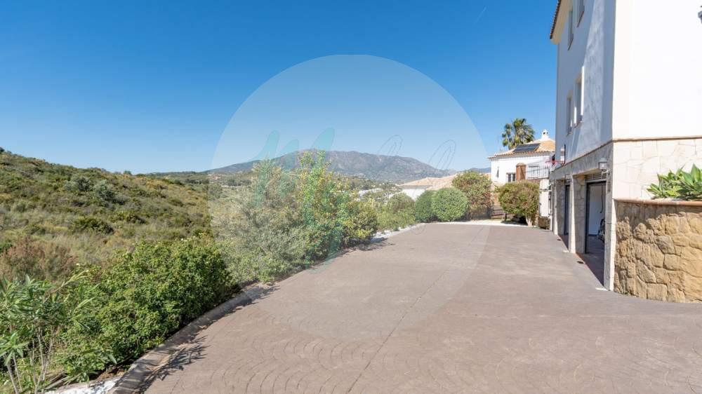 Wholesale & Distribution in La Cala Golf