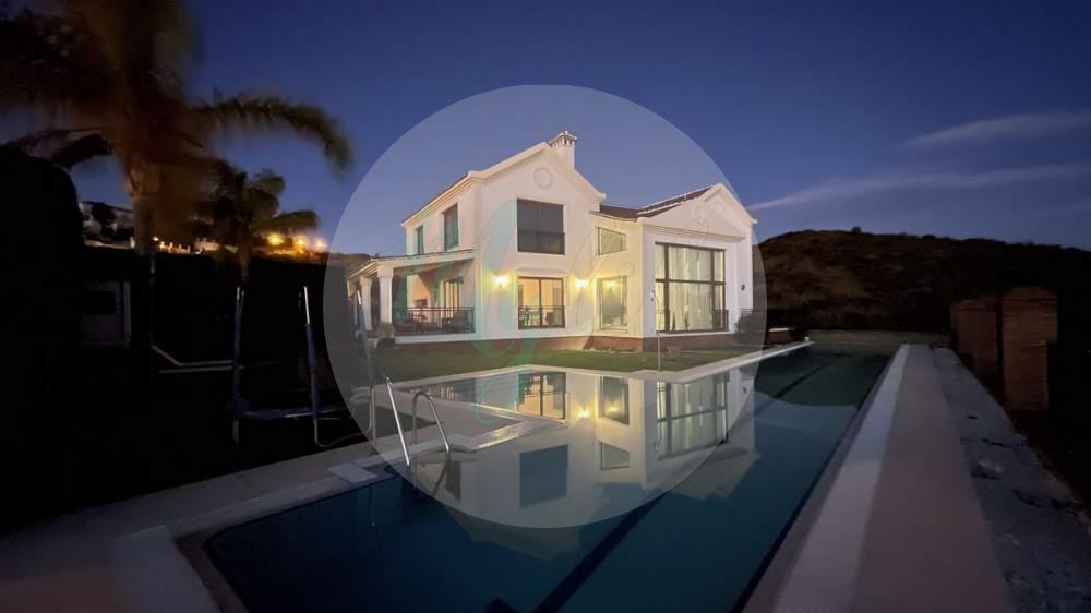 Wholesale & Distribution in La Cala Golf