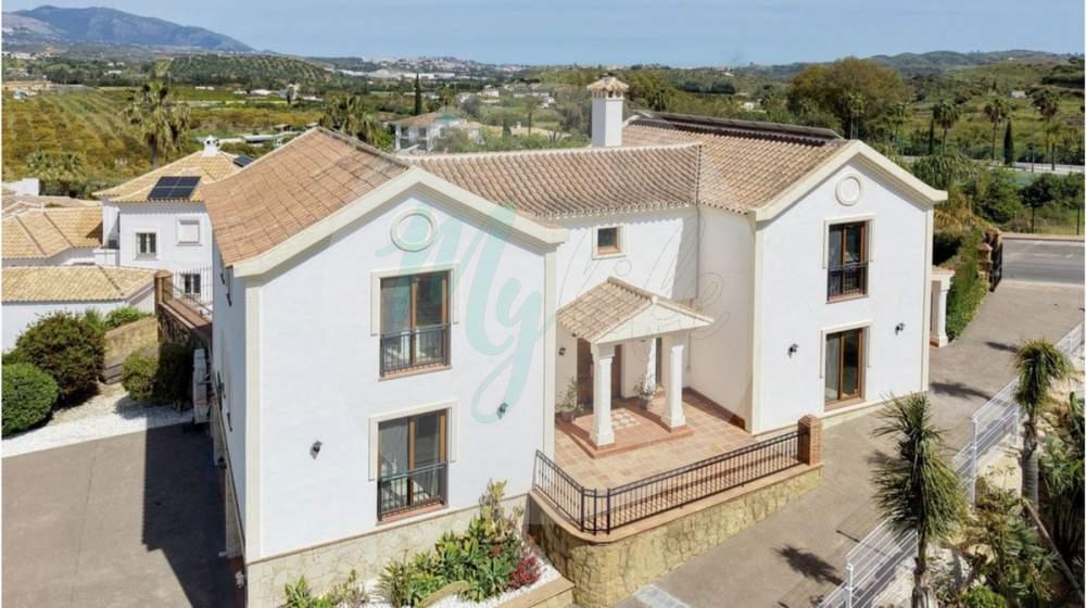 Wholesale & Distribution in La Cala Golf