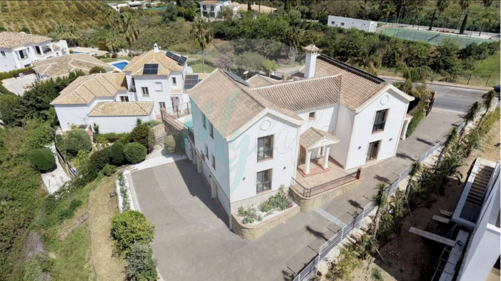 Wholesale & Distribution in La Cala Golf