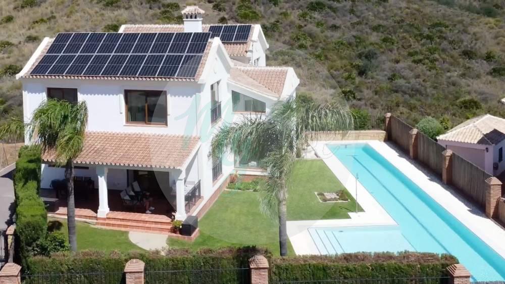 Wholesale & Distribution in La Cala Golf