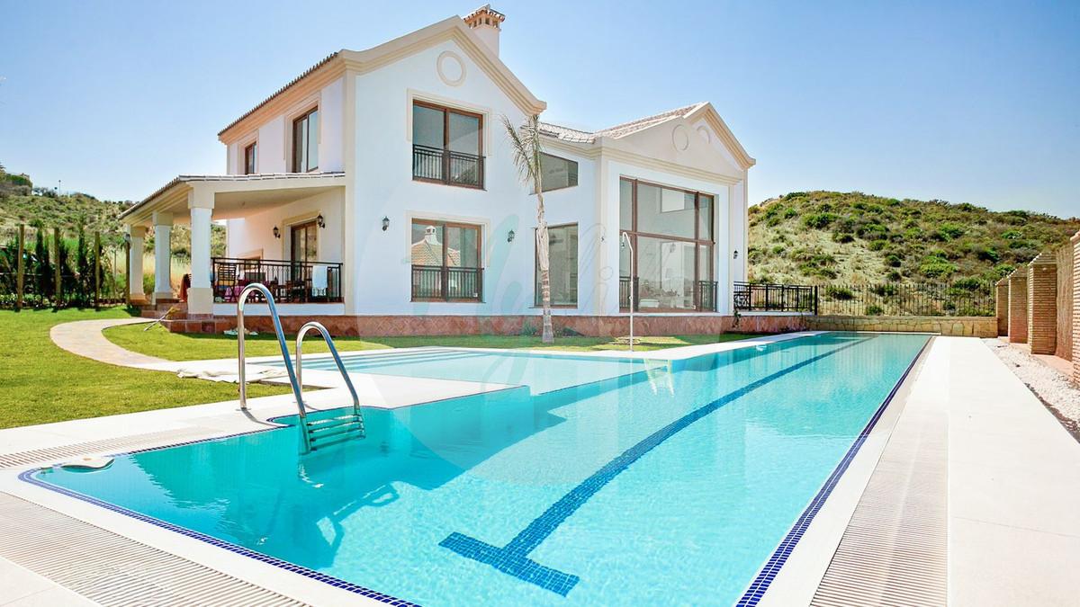 Wholesale & Distribution in La Cala Golf