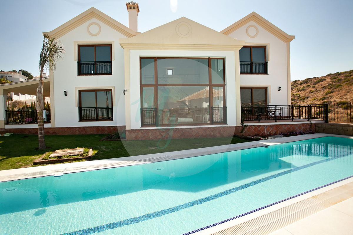 Wholesale & Distribution in La Cala Golf
