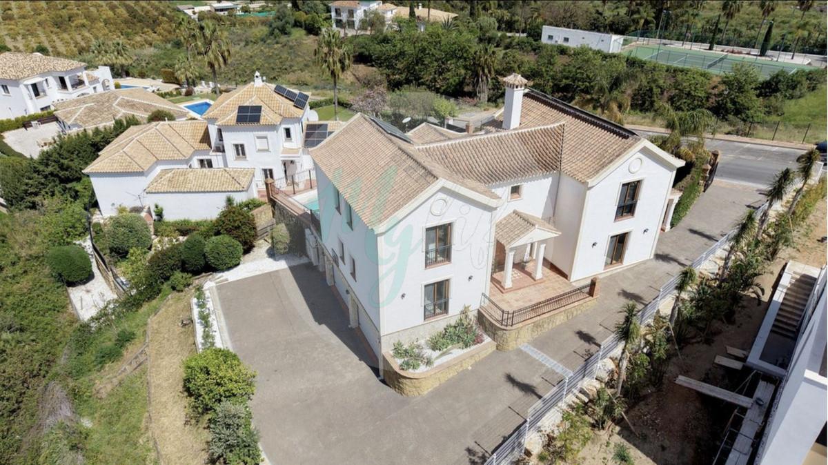 Wholesale & Distribution in La Cala Golf