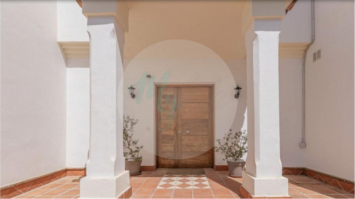 Wholesale & Distribution in La Cala Golf