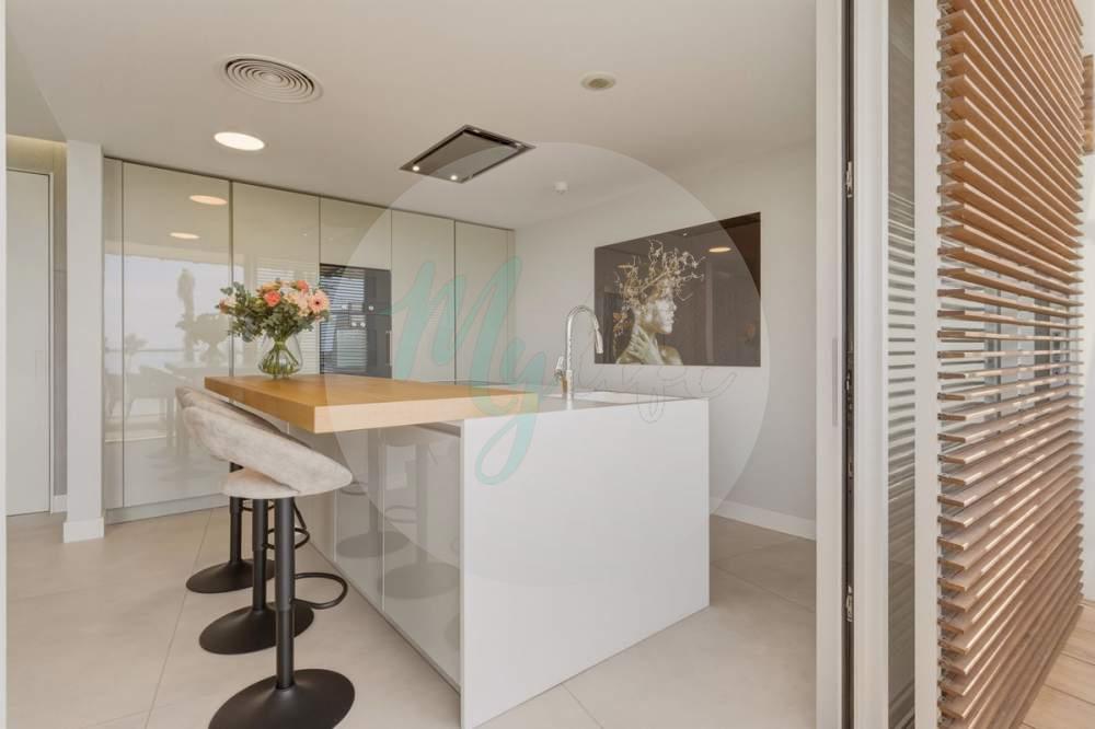 Middle floor in Estepona