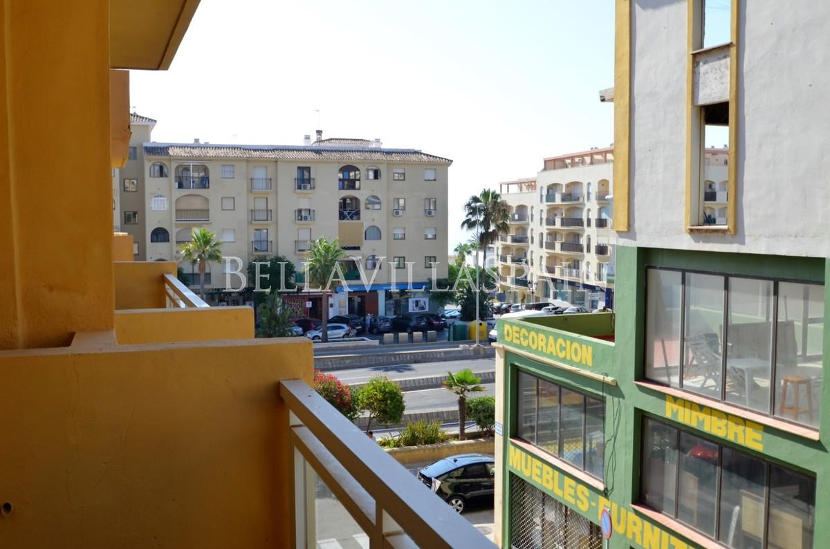 Middle Floor Apartment In San Luis De Sabinillas