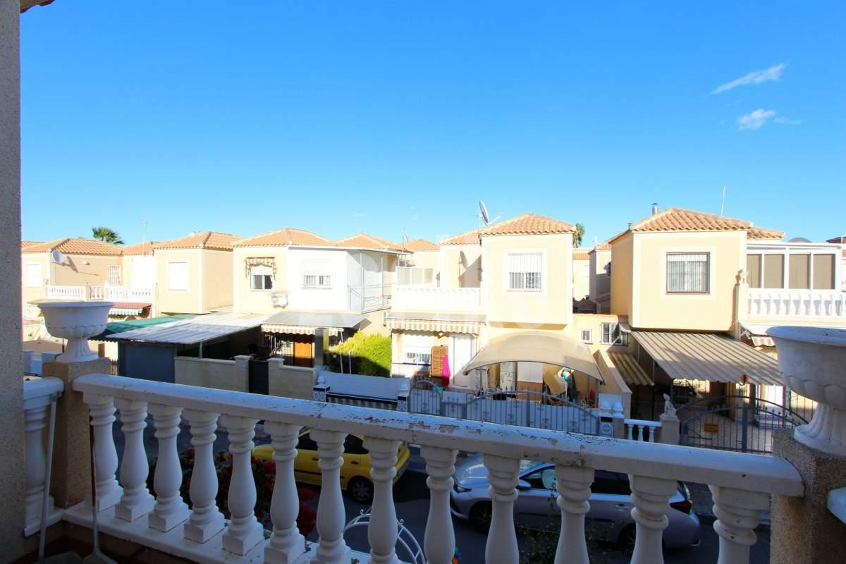 Upper floor bungalow for sale in El Limonar 2 in El Chaparral in Torrevieja