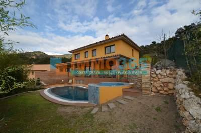 Acheter - Belle villa avec cinq chambres, jardin privé et piscine - Palau Sabardera - immo365costabrava - Cuisine 6 - IPV89