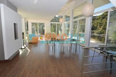 Buy - Excellent semi-new villa in the exclusive area of Mas Nou - Castillo-Playa de Aro - immo365costabrava - Hall 3 - IPDAV55