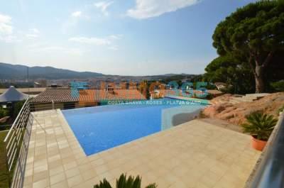 Buy - Townhouse in an exclusive area with pool - San Feliu de Guixols - immo365costabrava - Dining room 1 - ISFGV40