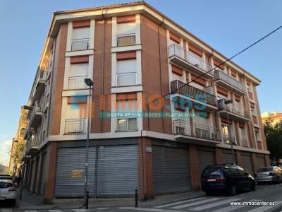 Buy - Commercial premises  of 180m2 for sale - Rosas - immo365costabrava - Facade 3 - IRC18