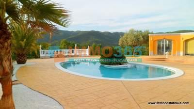 Comprar - Exclusiva villa de lujo con vistas a piscina y montañas - Santa Cristina de Aro - immo365costabrava - Vistas 2 - ISCAV55