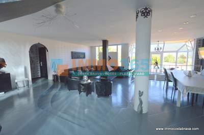 Comprar - Exclusiva villa de lujo con vistas a piscina y montañas - Santa Cristina de Aro - immo365costabrava - Dormitorio 3 - ISCAV55