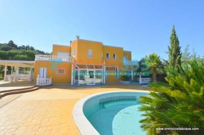 Buy - Luxury exclusive villa with pool and mountain views - Santa Cristina de Aro - immo365costabrava - Kitchen 31 - ISCAV55