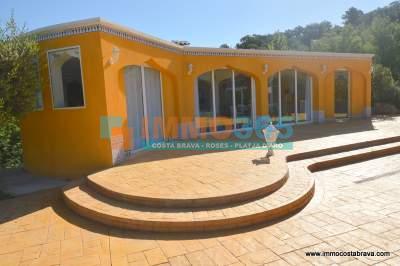 Comprar - Exclusiva villa de lujo con vistas a piscina y montañas - Santa Cristina de Aro - immo365costabrava - Vistas 37 - ISCAV55