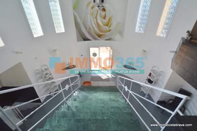 Acheter - Villa de luxe avec vue sur piscine et montagne - Santa Cristina de Aro - immo365costabrava - Salon 43 - ISCAV55