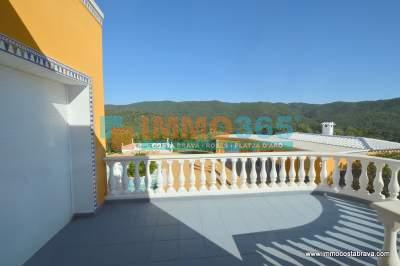 Comprar - Exclusiva villa de lujo con vistas a piscina y montañas - Santa Cristina de Aro - immo365costabrava - Fachada 48 - ISCAV55