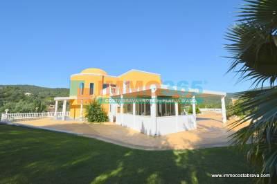 Comprar - Exclusiva villa de lujo con vistas a piscina y montañas - Santa Cristina de Aro - immo365costabrava - Plan 5 - ISCAV55