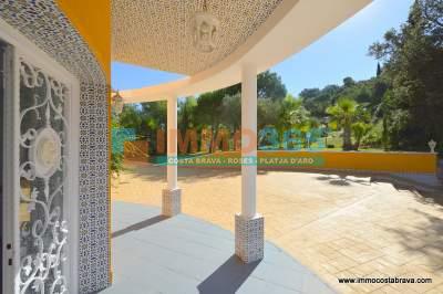 Comprar - Exclusiva villa de lujo con vistas a piscina y montañas - Santa Cristina de Aro - immo365costabrava - Tierra 55 - ISCAV55
