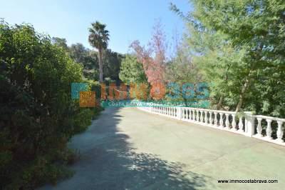 Comprar - Exclusiva villa de lujo con vistas a piscina y montañas - Santa Cristina de Aro - immo365costabrava - Terraza 66 - ISCAV55