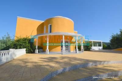 Comprar - Exclusiva villa de lujo con vistas a piscina y montañas - Santa Cristina de Aro - immo365costabrava - Piscina 8 - ISCAV55