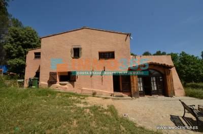 Acheter - Mas près de Figueres, avec 6 chambres et 7 hectares du terrain - Figueras - immo365costabrava - Salle de bains 1 - IALTV36