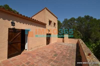 Acheter - Mas près de Figueres, avec 6 chambres et 7 hectares du terrain - Figueras - immo365costabrava - Jardin 24 - IALTV36