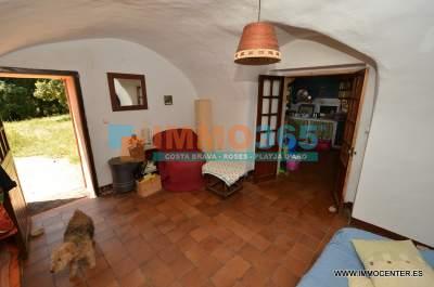 Acheter - Mas près de Figueres, avec 6 chambres et 7 hectares du terrain - Figueras - immo365costabrava - Chambre 8 - IALTV36