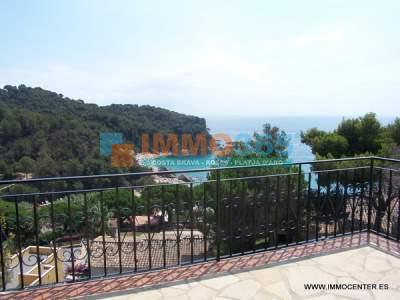 Kaufen - Luxus-Villa mit Pool und atemberaubenden Meerblick - Lloret de Mar - immo365costabrava - Wohnzimmer 15 - ILDMV16