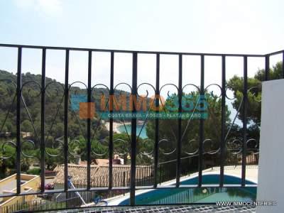 Kaufen - Luxus-Villa mit Pool und atemberaubenden Meerblick - Lloret de Mar - immo365costabrava - Garage 7 - ILDMV16