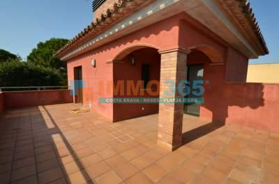 Buy - House in residential area with pool near the beach for sale. - La Escala - immo365costabrava - Facade 14 - ILESV15