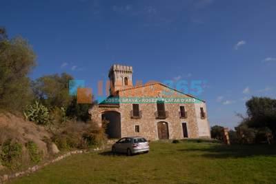 Buy - Large country house with castle and 7 annexe buildings in Calonge. - Calonge - immo365costabrava - Room 1 - ICALOR01